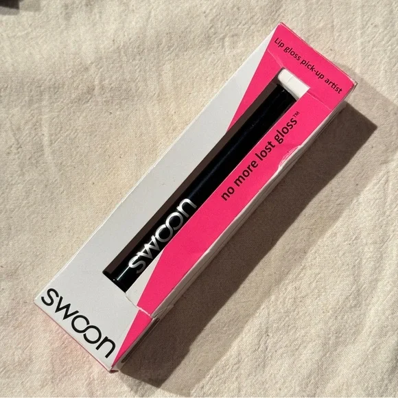Swoon Universal Lipgloss Scoop & Applicator - Picture 3 of 5